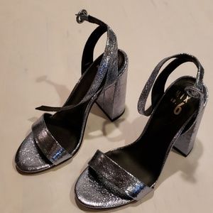 Silver metallic Mix No. 6 shoe